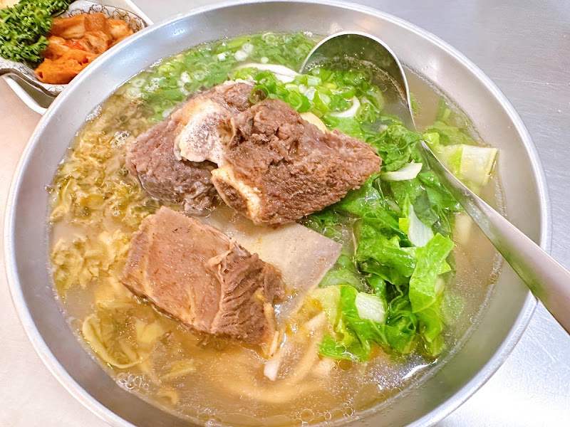 孫叔叔牛骨牛肉麵